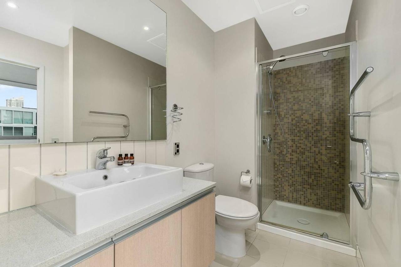 Two Bedroom Apartment - Pool, Gym & Free Parking! Auckland Exterior photo
